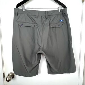 J. Lindeberg Performance Golf Athleisure Men’s Shorts size 38 Smoke Gray Active